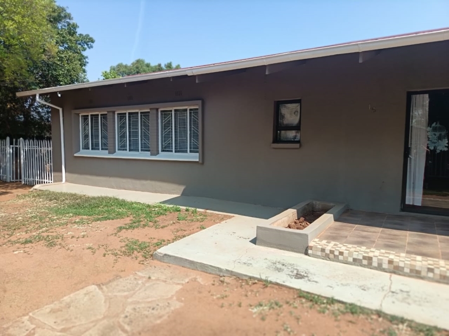3 Bedroom Property for Sale in Beaconsfield Northern Cape